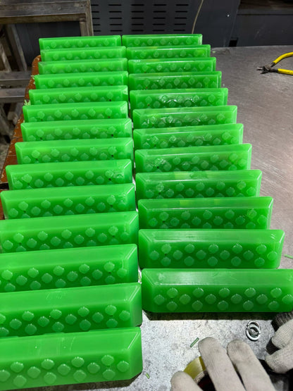 VectorMax 230mm bolt-on polyurethane track pad angle 5