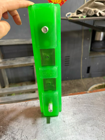 VectorMax 300mm bolt-on polyurethane track pad angle 2
