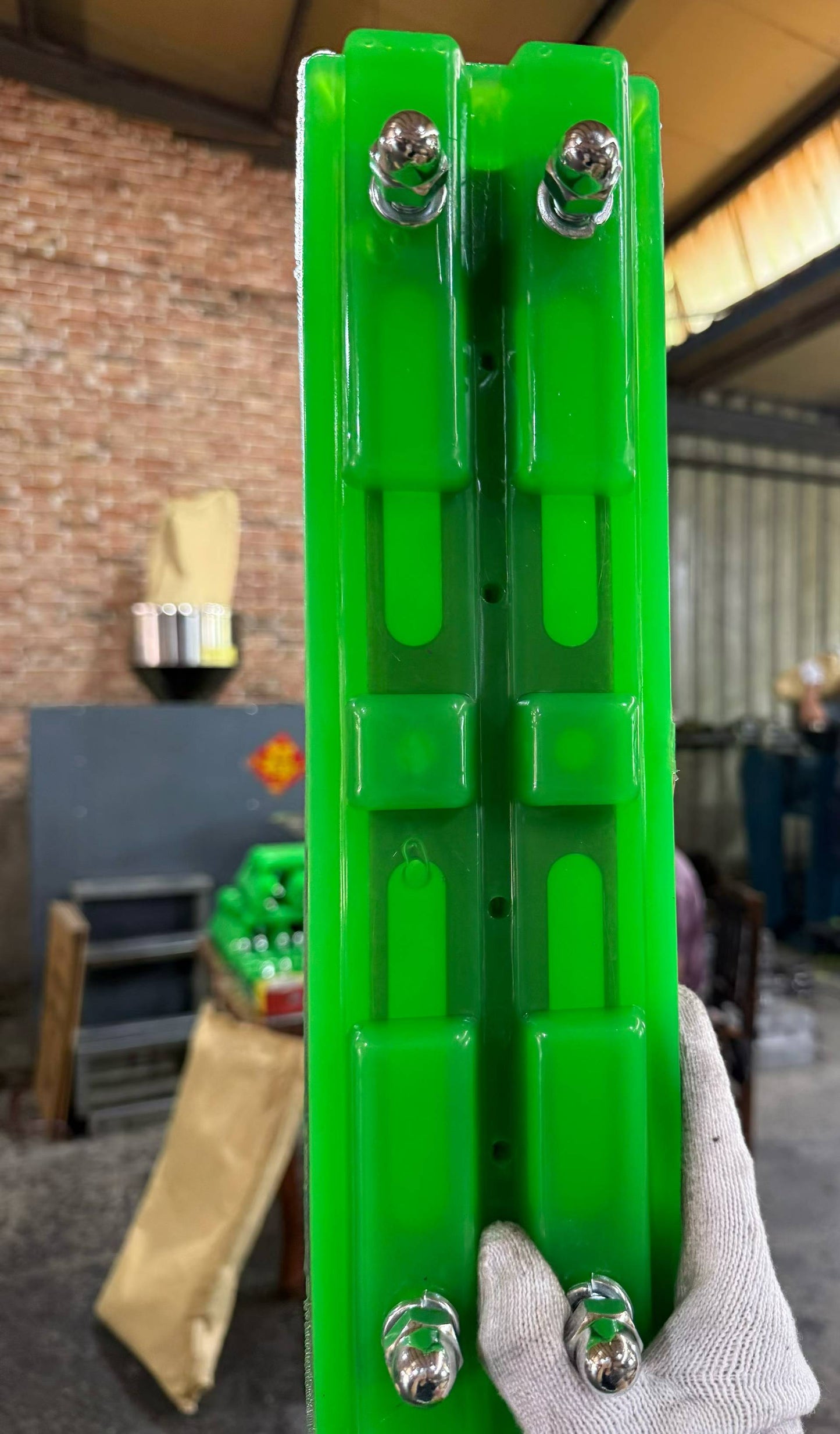 VectorMax 400mm Bolt-On Polyurethane Track Pad