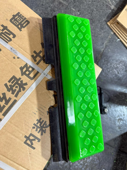 VectorMax 400mm Bolt-On Polyurethane Track Pad