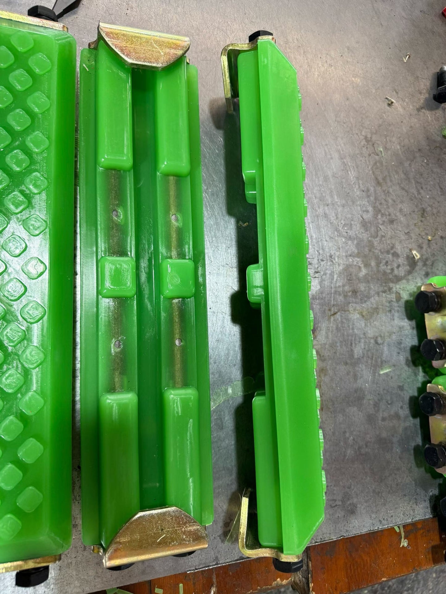 VectorMax 400mm Clip-On Polyurethane Track Pad