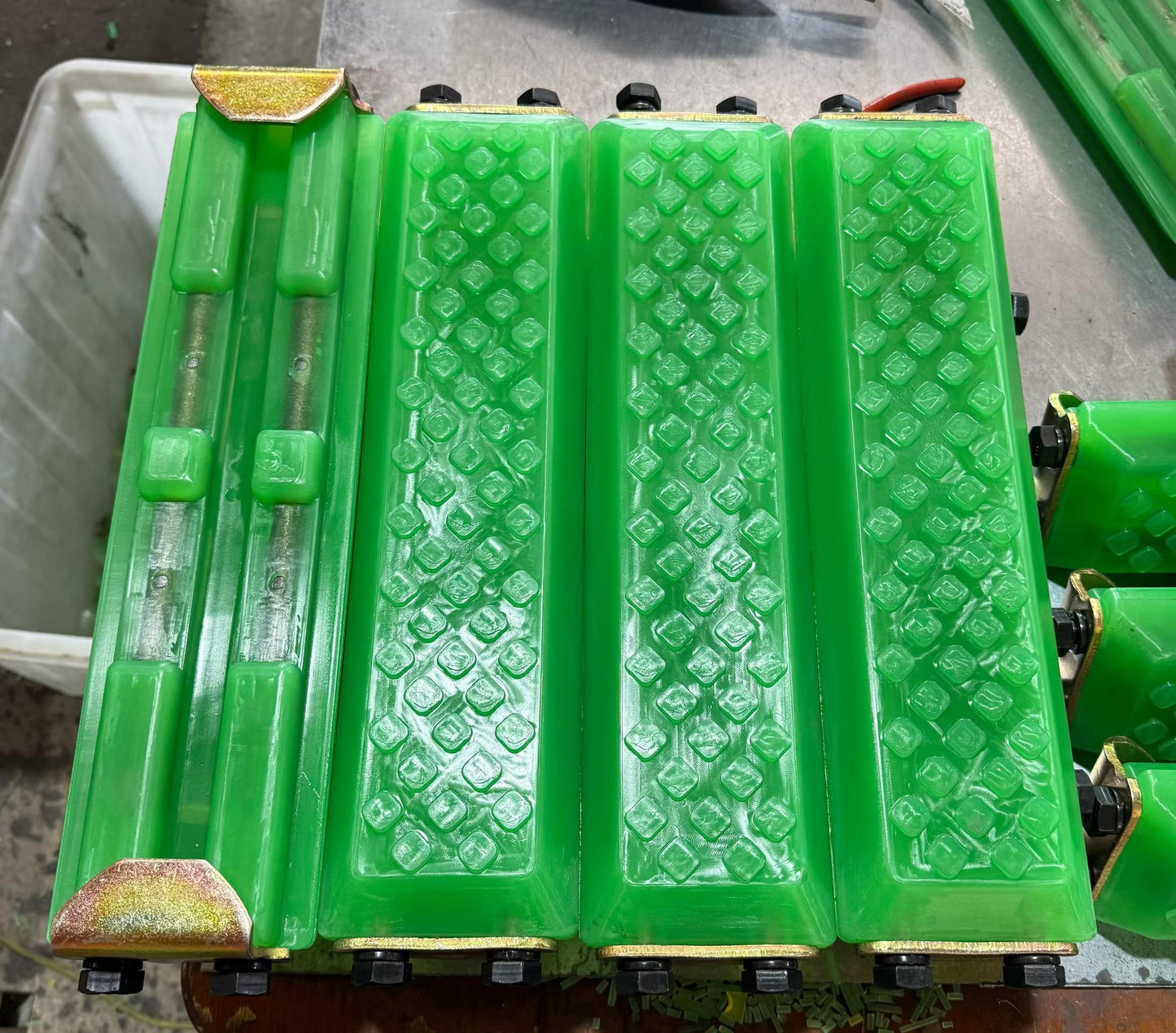 VectorMax 400mm Clip-On Polyurethane Track Pad