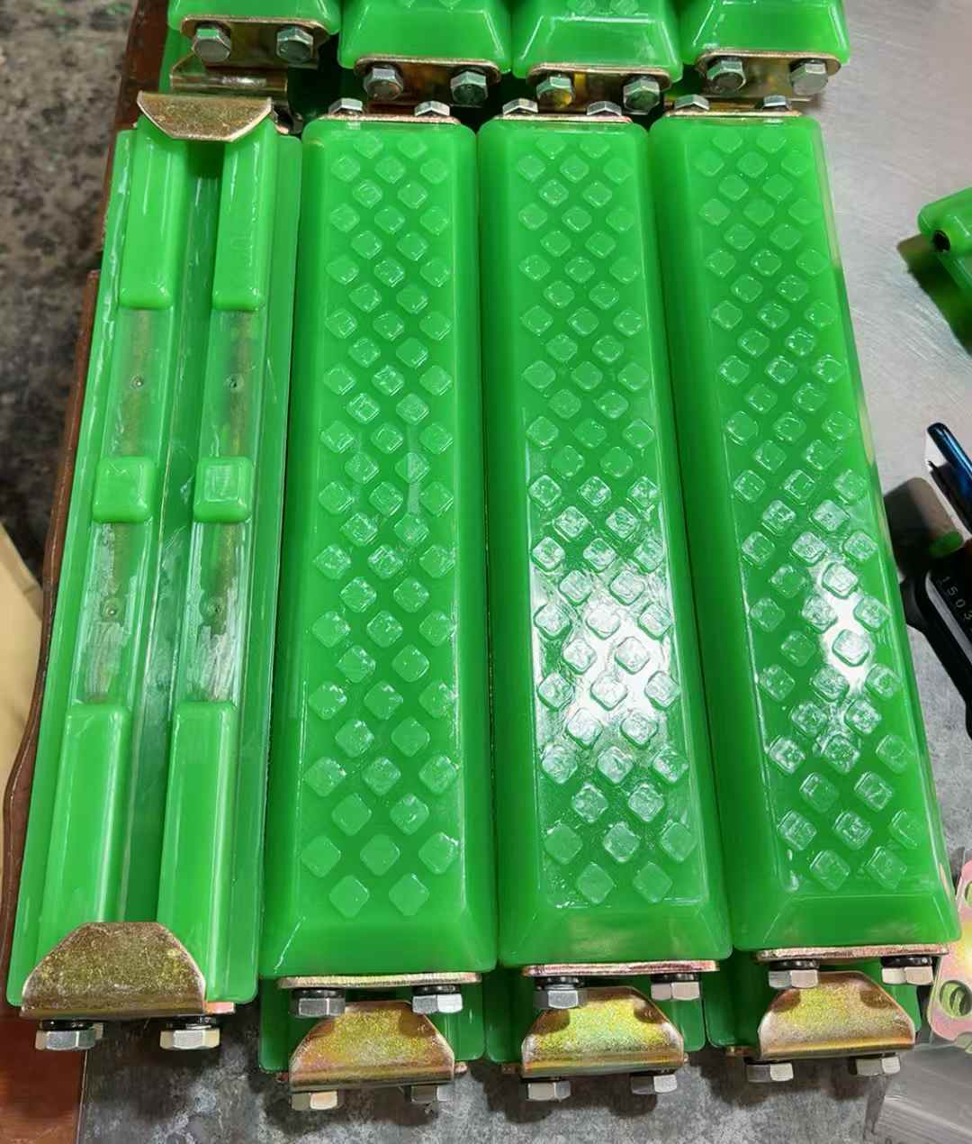VectorMax 450mm Clip-On Polyurethane Track Pad