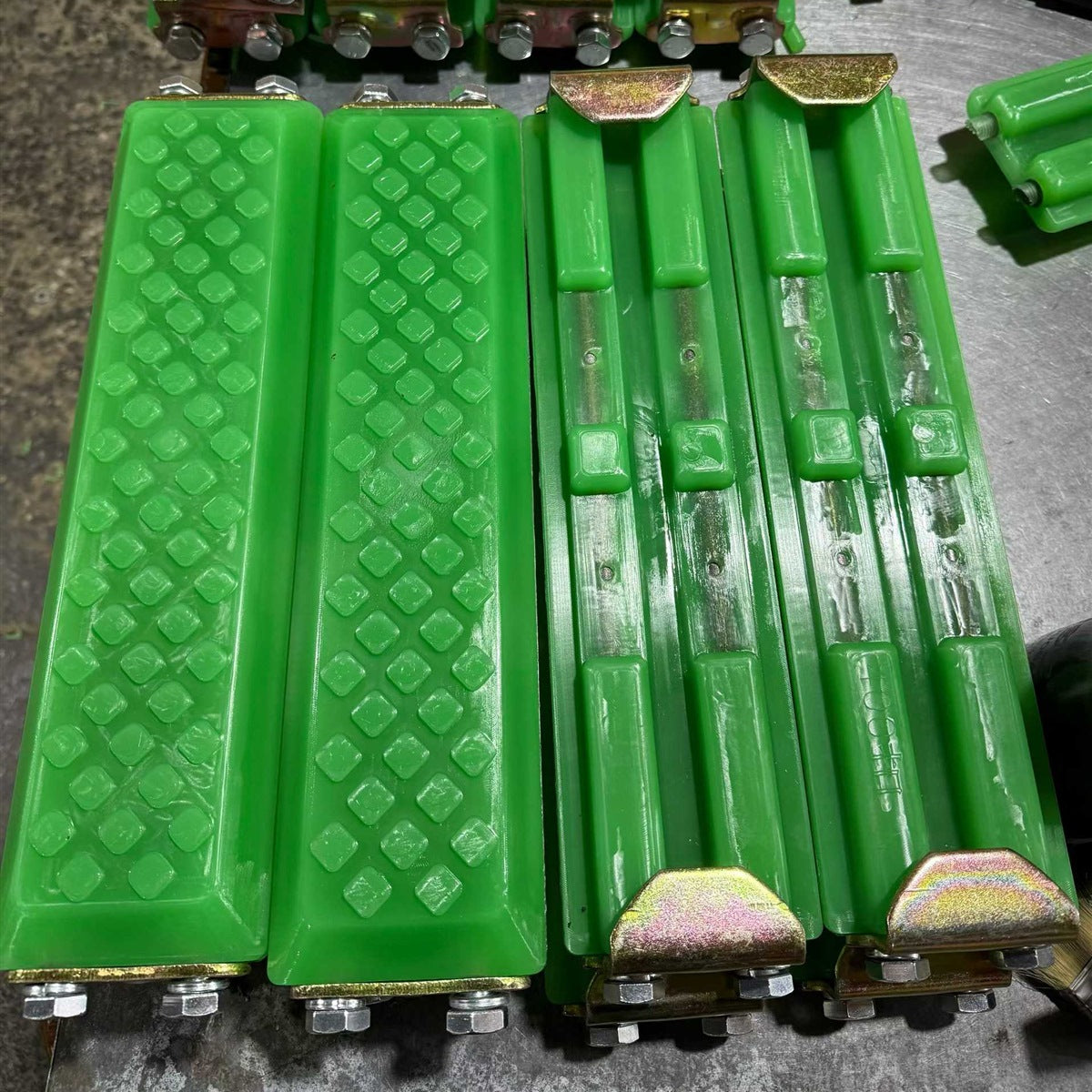 VectorMax 450mm clip-on polyurethane track pad