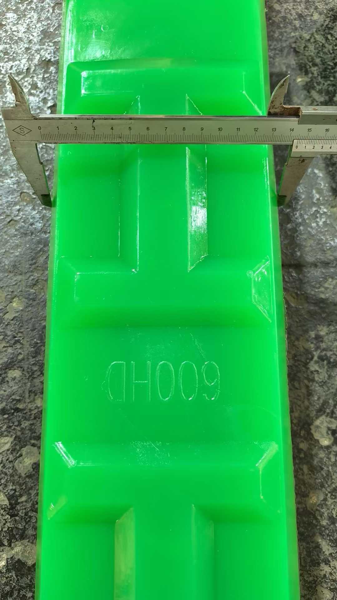 VectorMax 600mm 30-Ton Excavator Polyurethane Track Pad