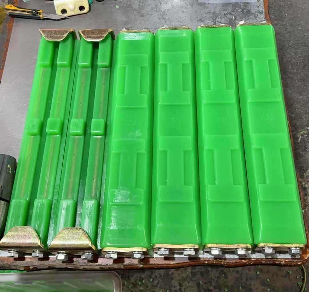 VectorMax 600mm Clip-On Polyurethane Track Pad