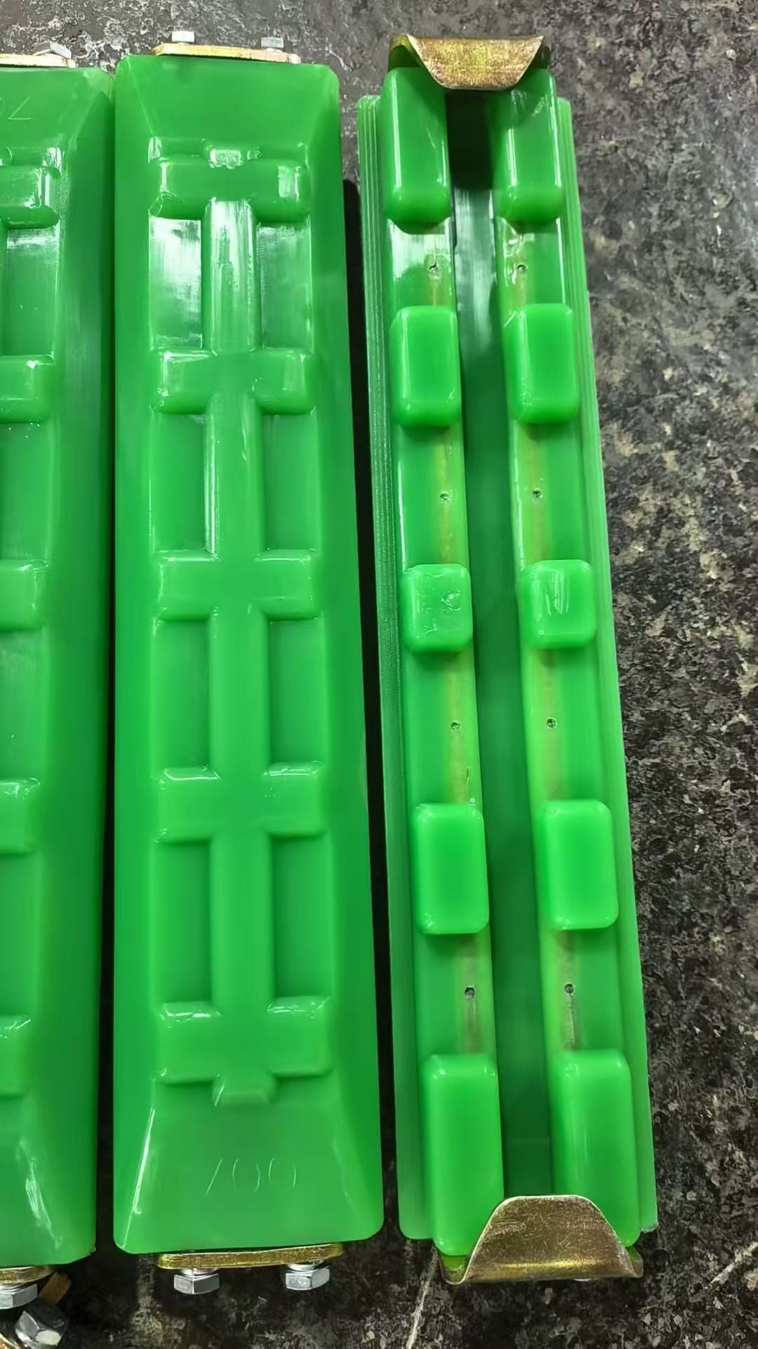VectorMax 700mm Clip-On Polyurethane Track Pad